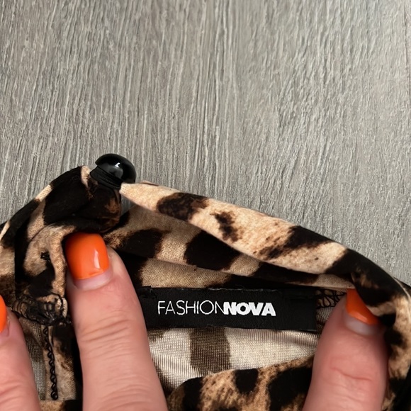 FashionNova - Picture 2 of 10